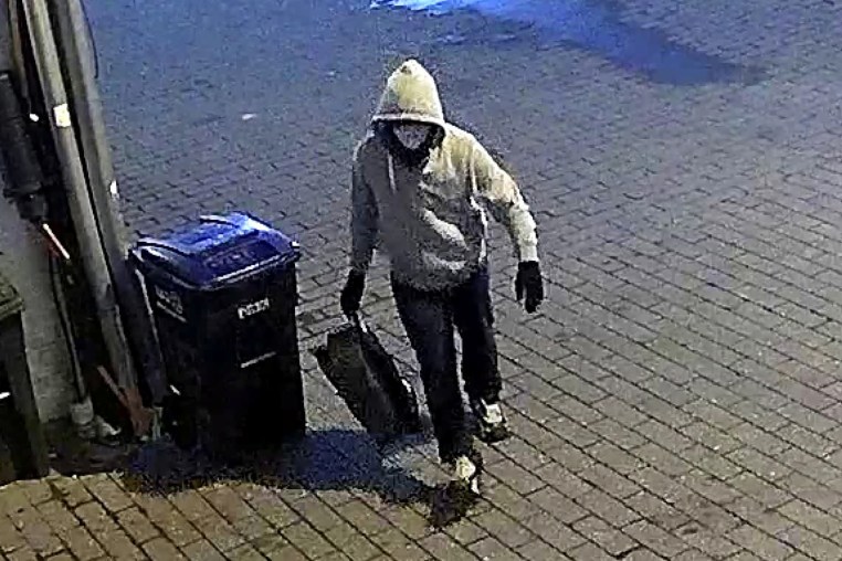 FBI requests information on pipe bombs in Washington